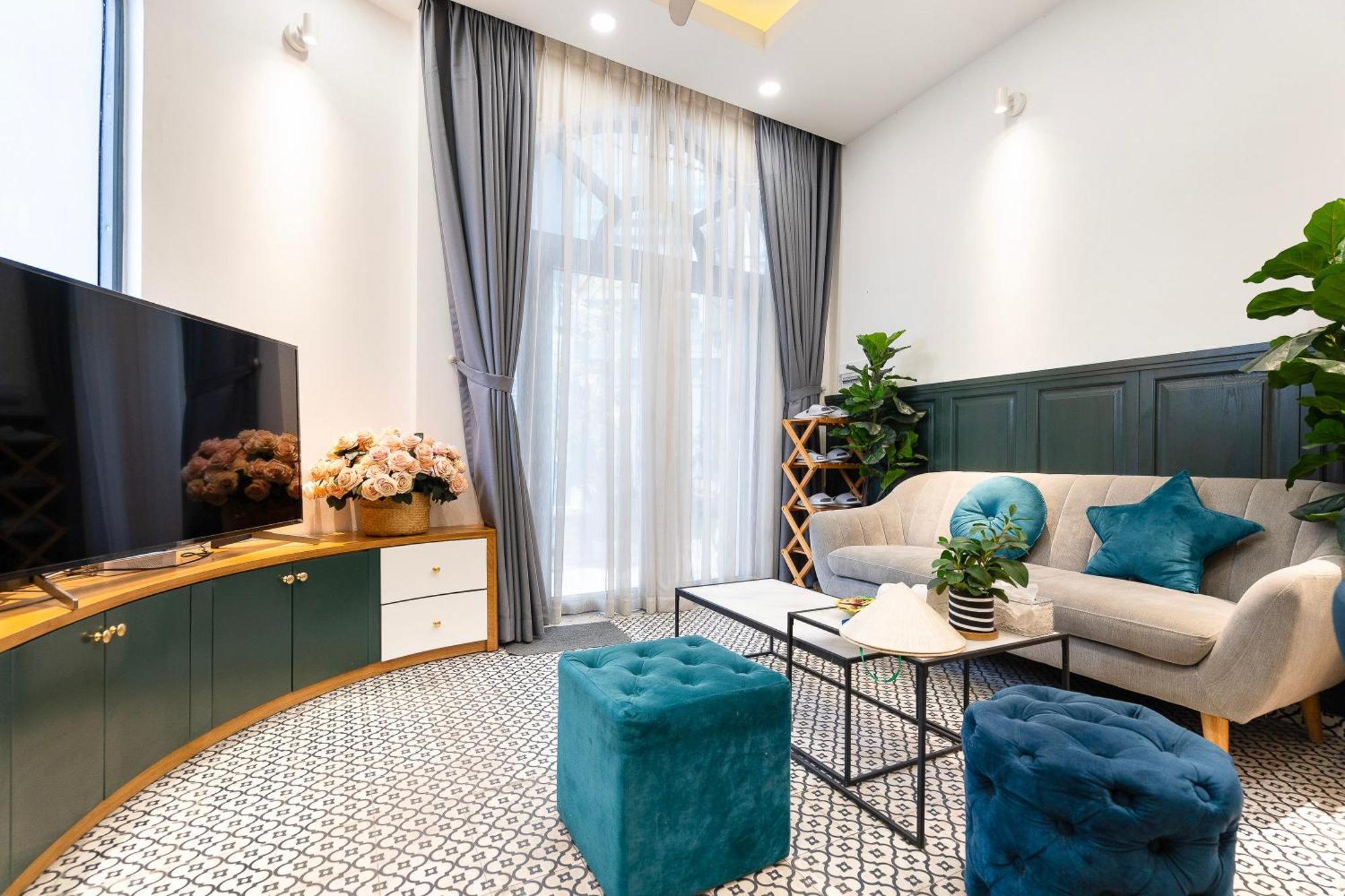 Entire 3br House In City, D1 TP. Hồ Chí Minh